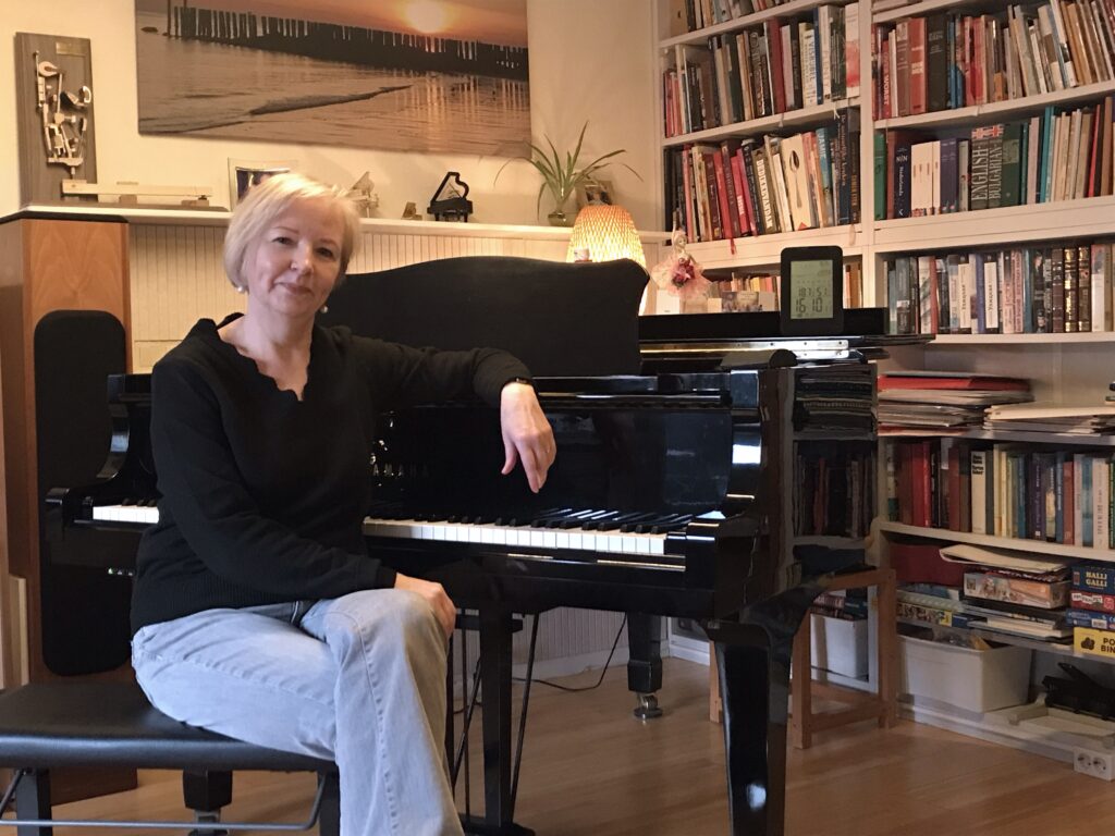 Aan de piano (foto: Eric Hage)